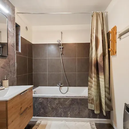 Casa Gardenia Met Garage Διαμέρισμα *